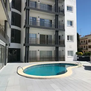 Apartment Ar Melrose Place 