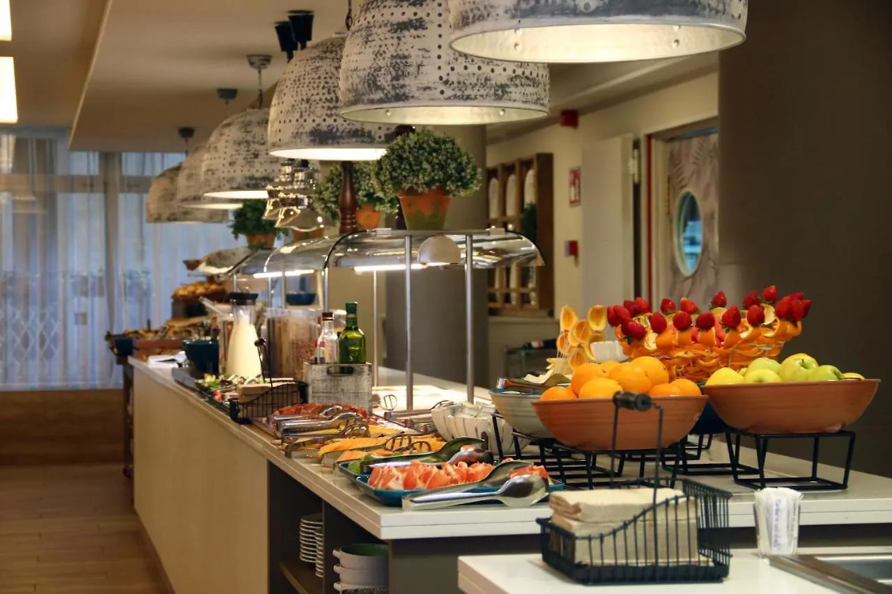 Hotel Metropol Lloret de Mar 4*,  Spain